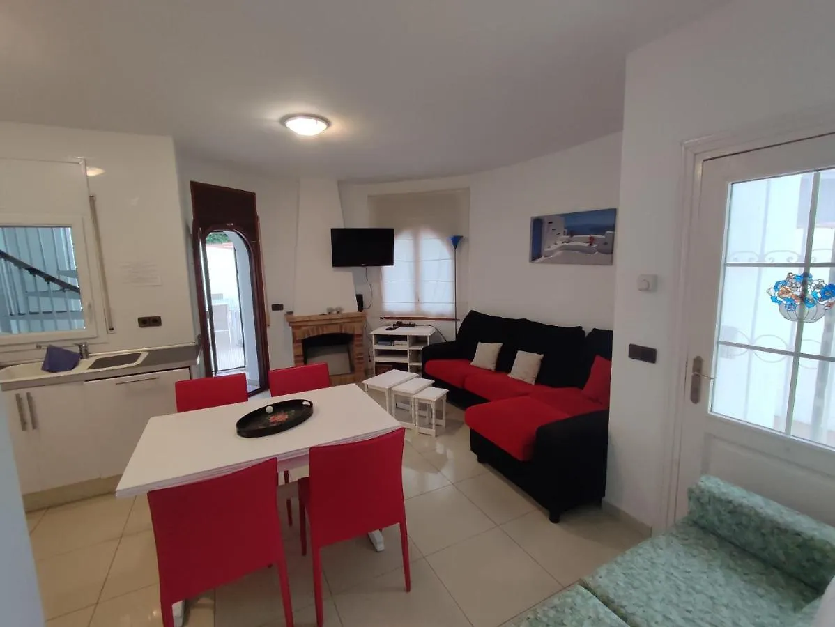 003 Llobregat Villa Empuriabrava 0*,